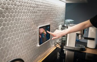 Exploring the Latest Trends in Consumer Electronics