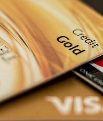 Organized Management of Multiple Credit Cards