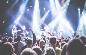 8 Things You Shouldn’t Do At A Concert or Show!